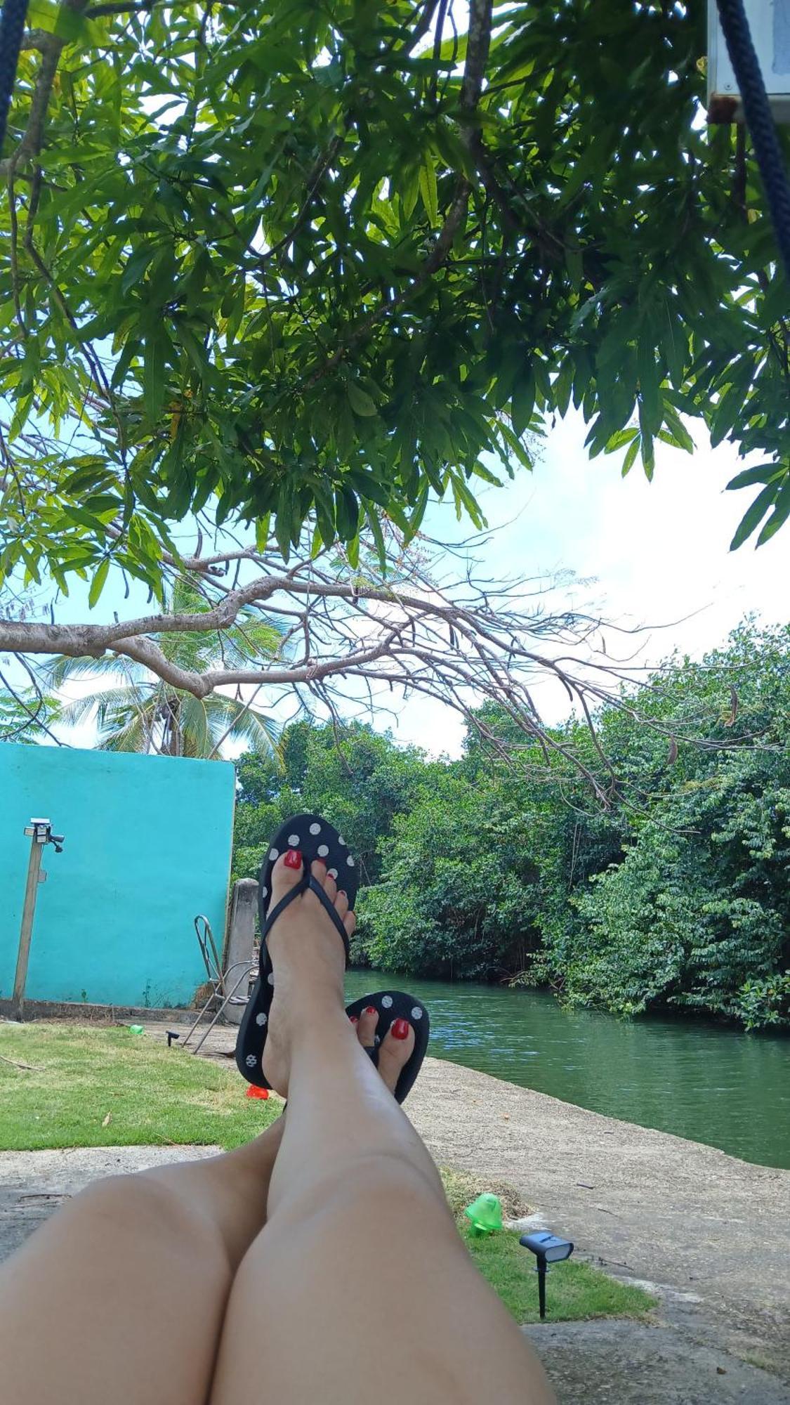 Bamboleo Inn Ladyville ภายนอก รูปภาพ