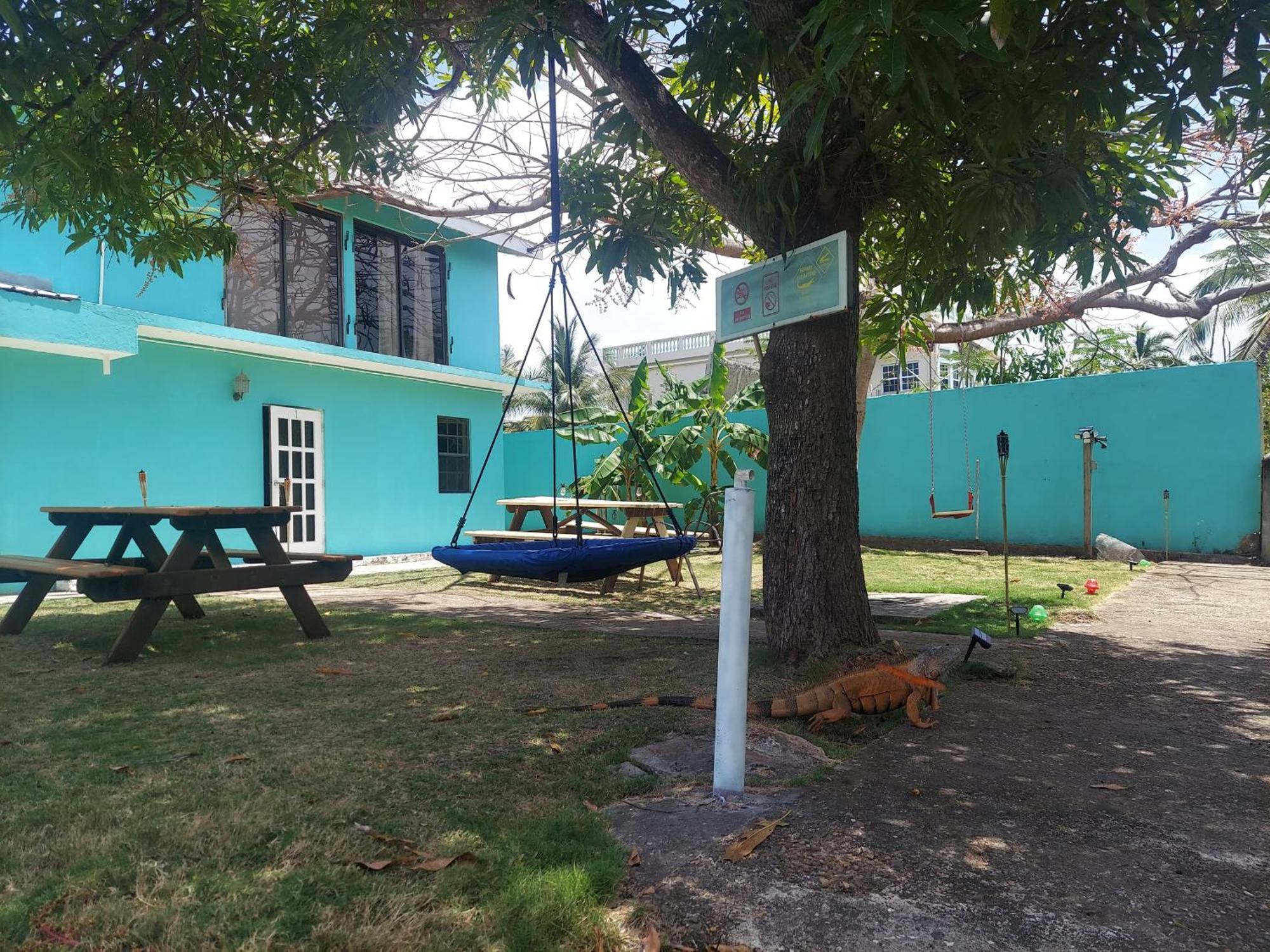 Bamboleo Inn Ladyville ภายนอก รูปภาพ